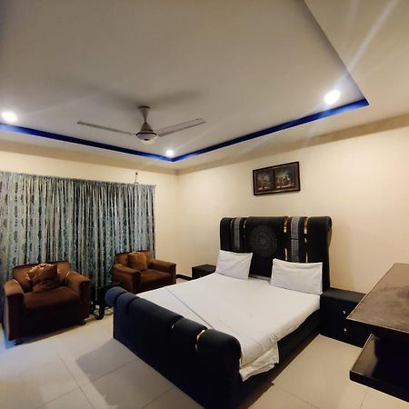 Luxury Guest Rooms Равалпинди Екстериор снимка