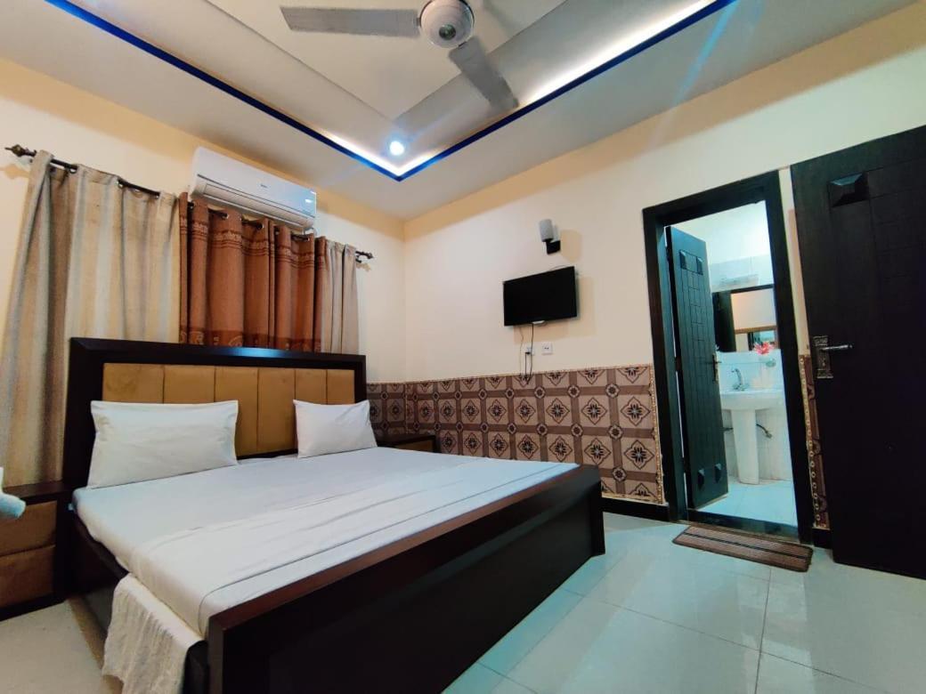 Luxury Guest Rooms Равалпинди Екстериор снимка