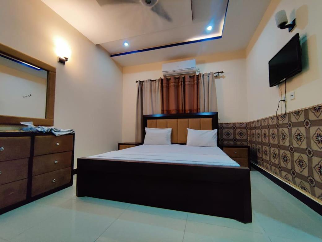 Luxury Guest Rooms Равалпинди Екстериор снимка